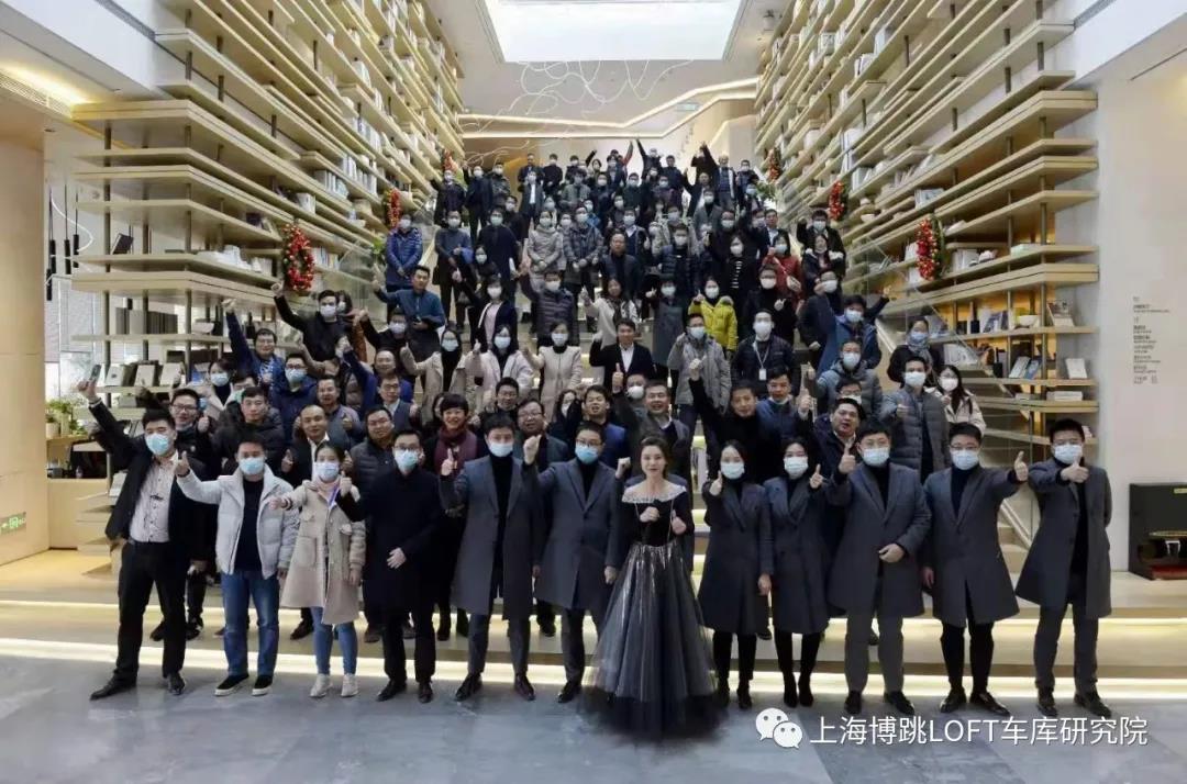 云浮全国一百多人在华侨城汉口道6号参观研讨LOFT专利车库技术！
